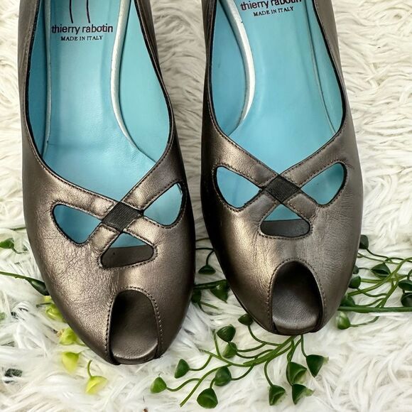 Thierry Rabotin Women's Pewter Metallic Peep Toe Low Wedge Made in Italy 37/ 6.5 - Picture 4 of 10
